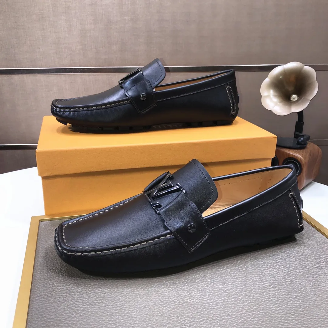 Men's men's shoes 💰420💰 [LV Doudou shoes] (water-dyed cowhide lining) new model is on the market, available on the official website. The new Doudou shoes are processed into single-color materials, and the uppers are made of imported cowhide material. The body of the shoe is fully hemmed with mark thread, and is lined with imported original cowhide leather. The elegant shoe shape is super suitable for all-matching, and the size is 38-44.